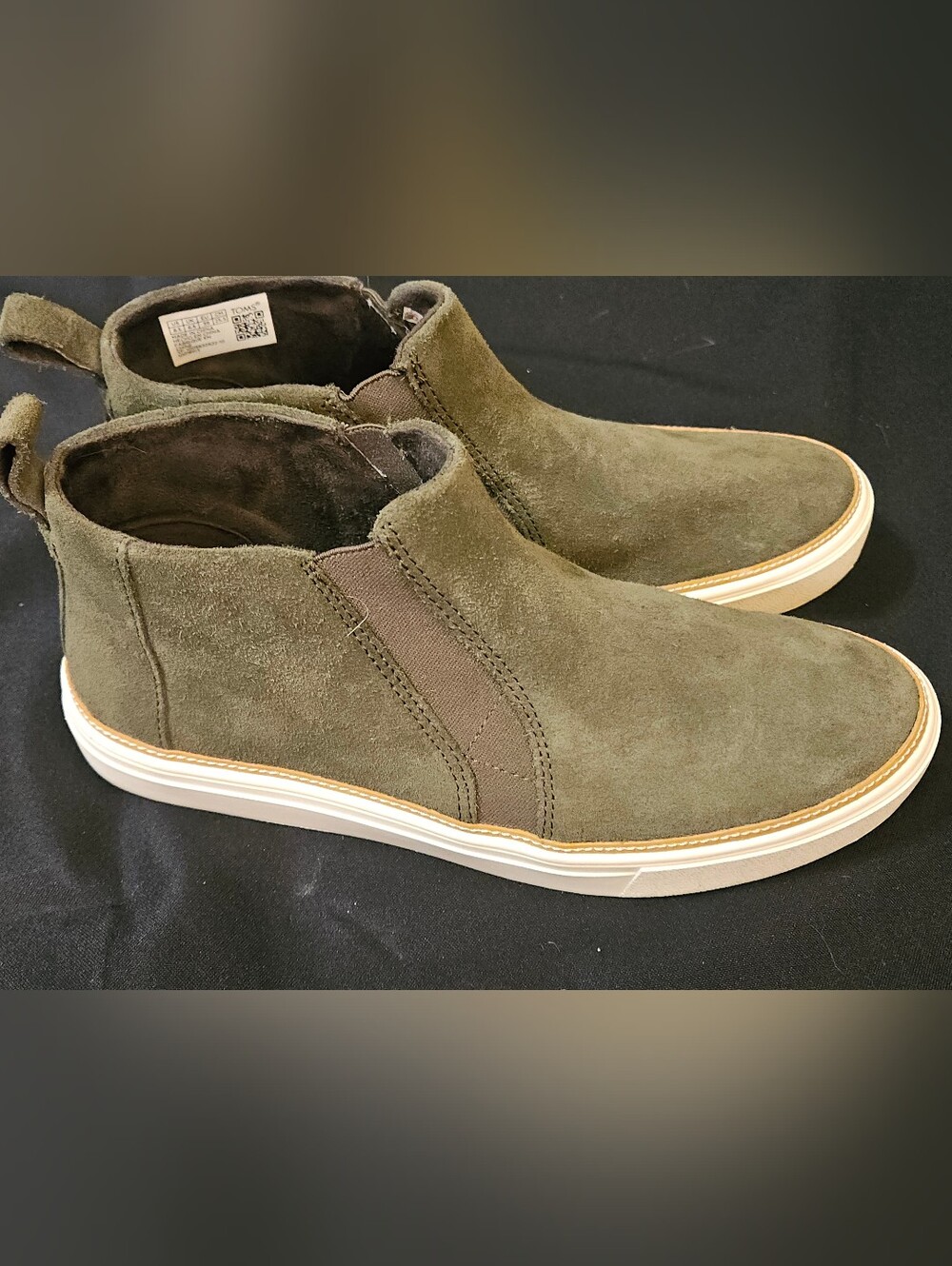 TOMS Bryce Olive Military Green Suede Slip On Sneaker Boots Shoes Women 8.5 / 39